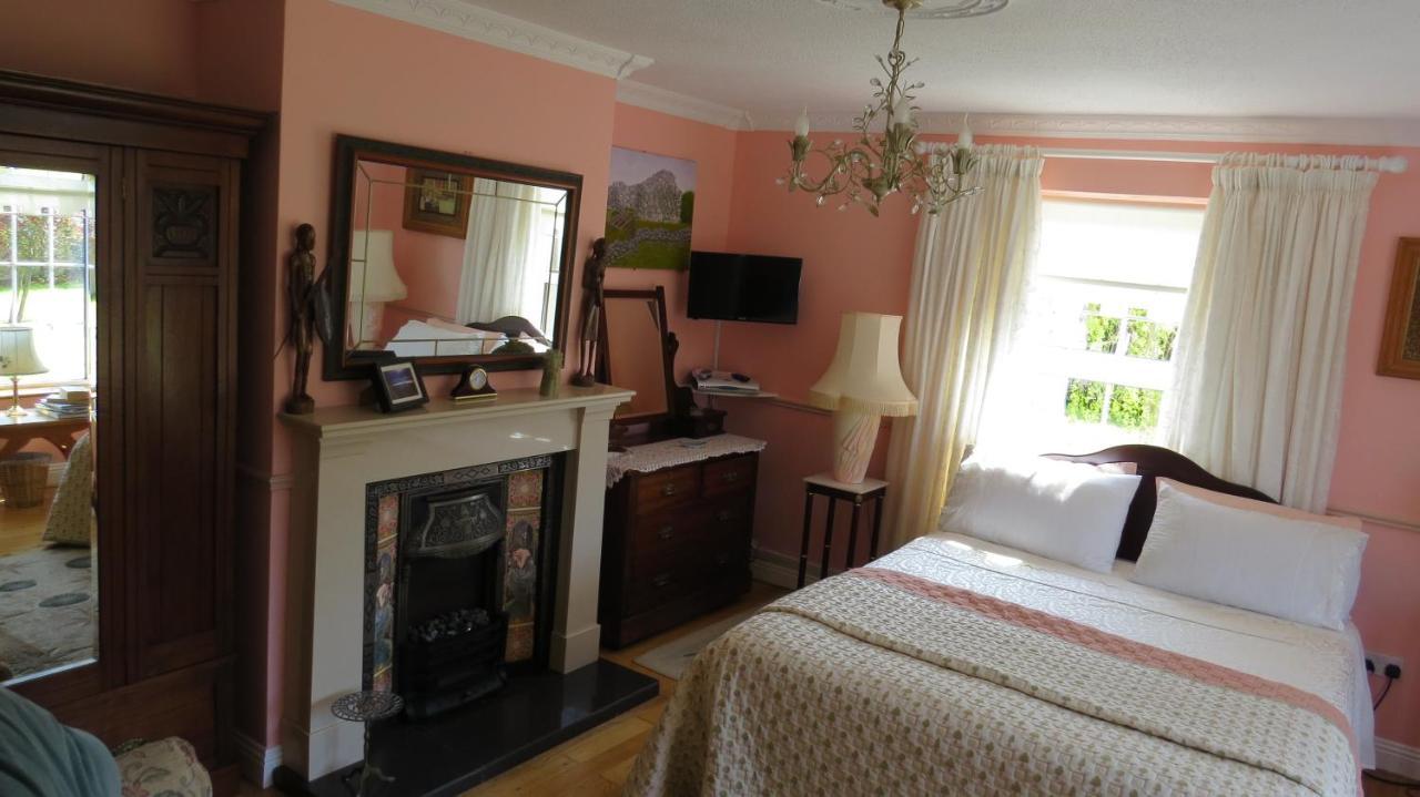 Tyreda Bed & Breakfast เอนนิส ภายนอก รูปภาพ