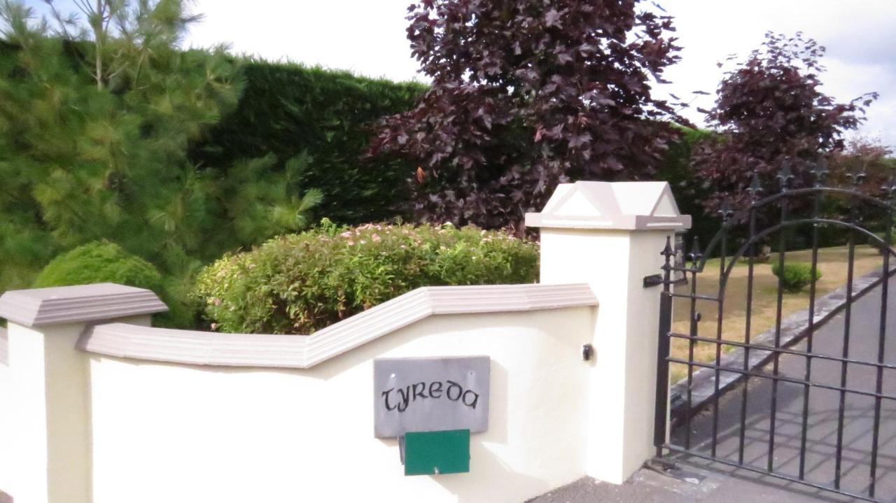 Tyreda Bed & Breakfast เอนนิส ภายนอก รูปภาพ